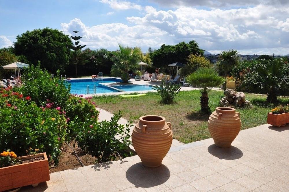 Hotel Stork 3*